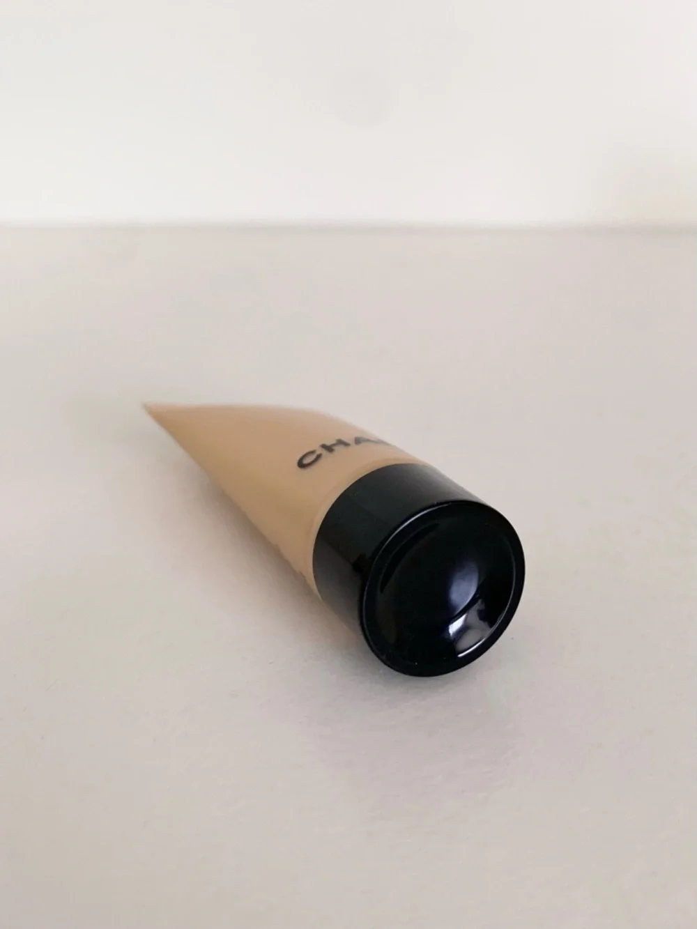 Hold  CHANEL anti aging cream Sublimage La Crème